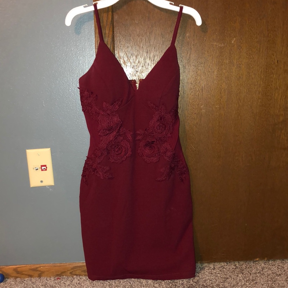Super cute burgundy dress